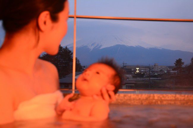 富士山と赤ちゃん露天風呂