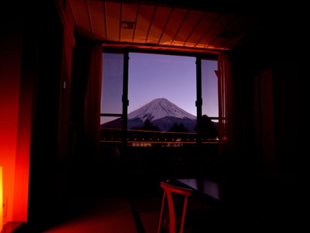 夜の富士山