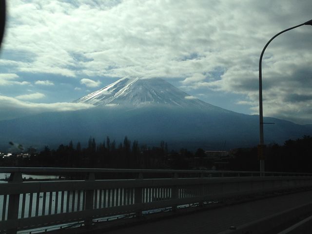 河口湖大橋　富士山